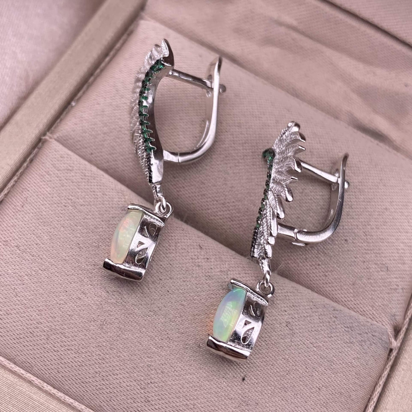 Opal Peridot garnet earrings S925, silver inlaid with full diamonds, feather style, Aubao colorful ear buckles, fashionable OL earrings, horse eye Opal