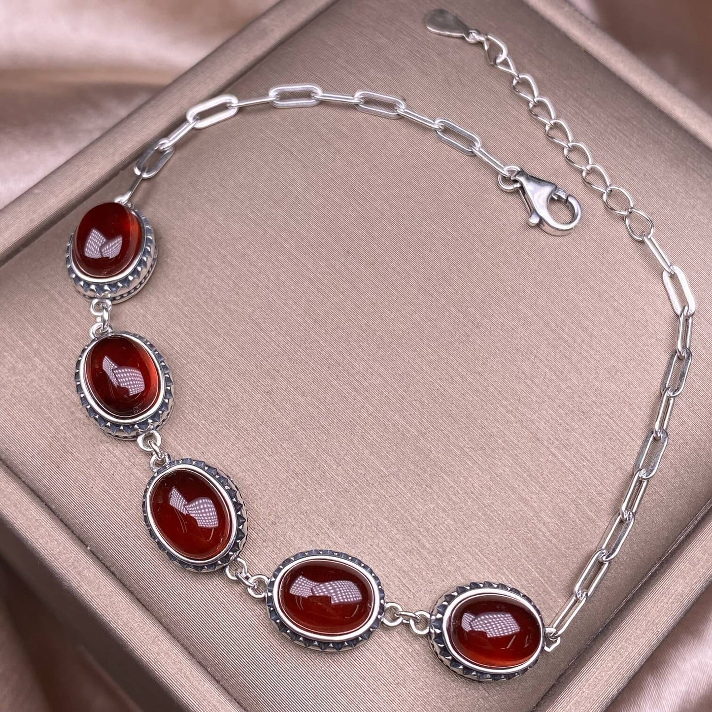 Opal ,Turquoise,black opal, aquamarine,amethyst, purple dragon crystal, garnet,Red jasper golden stone Golden SunThe s925 silver bracelet, set with retro silver multi-grain colored gemstone crystal, is a fashionable and versatile ladies' jewelry