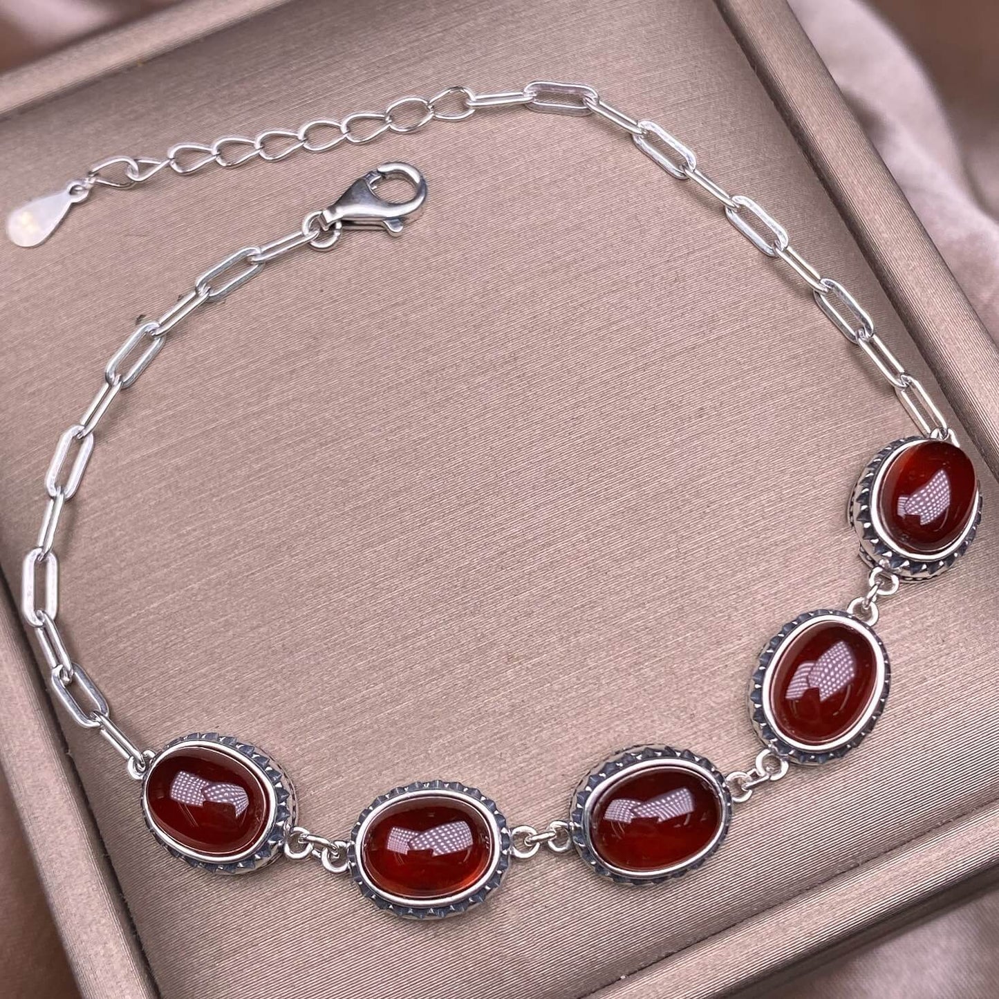 Opal ,Turquoise,black opal, aquamarine,amethyst, purple dragon crystal, garnet,Red jasper golden stone Golden SunThe s925 silver bracelet, set with retro silver multi-grain colored gemstone crystal, is a fashionable and versatile ladies' jewelry