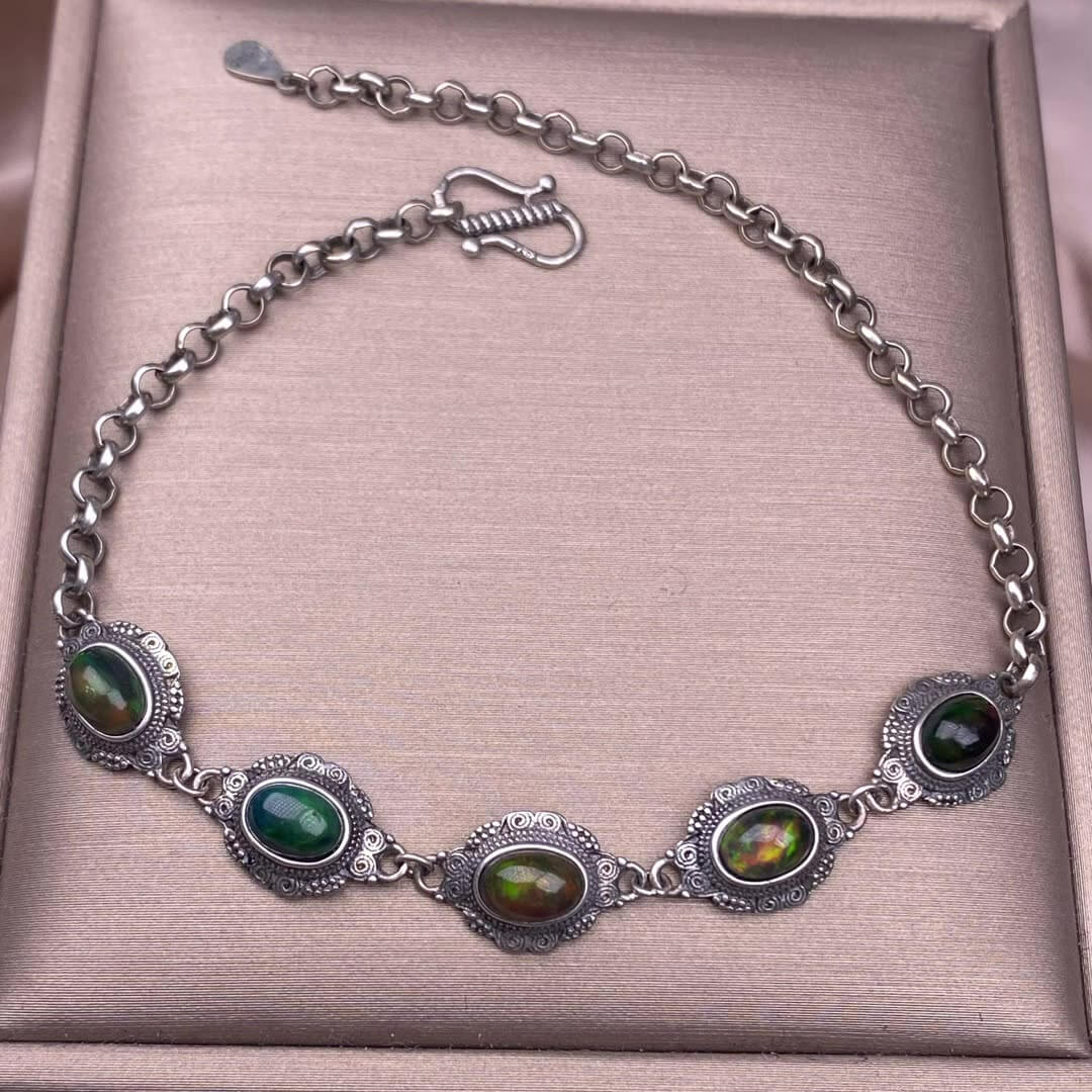 Opal ,Turquoise,black opal, aquamarine,amethyst, purple dragon crystal, garnet,Red jasper golden stone Golden SunThe s925 silver bracelet, set with retro silver multi-grain colored gemstone crystal, is a fashionable and versatile ladies' jewelry