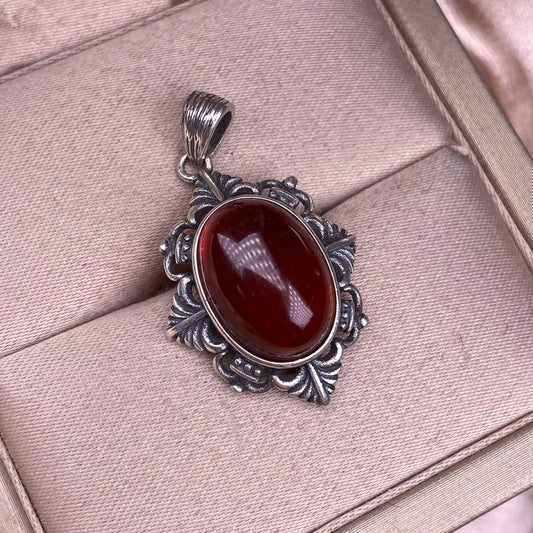 Garnet S925 silver inlaid retro silver cross pendant, aged, personalized and fashionable OL necklace, dazzling and uncluttered trendy Jewelry 2005