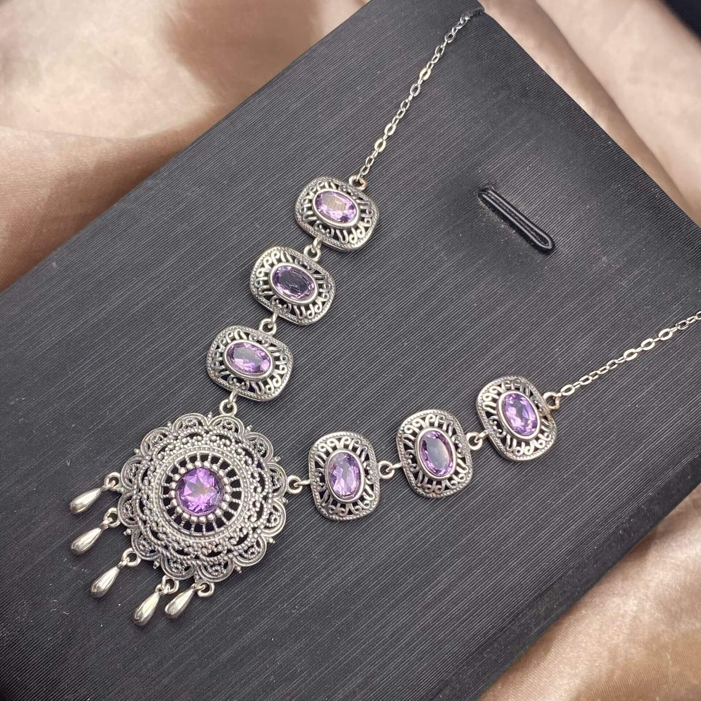 Citrine, black opal, black shell, garnet, purple dragon crystal, moonstone, purple tooth black, red jasper, jasper, golden fortune stone, copper hair crystal, gray moonlight, amethyst, s925 collarbone chain necklace