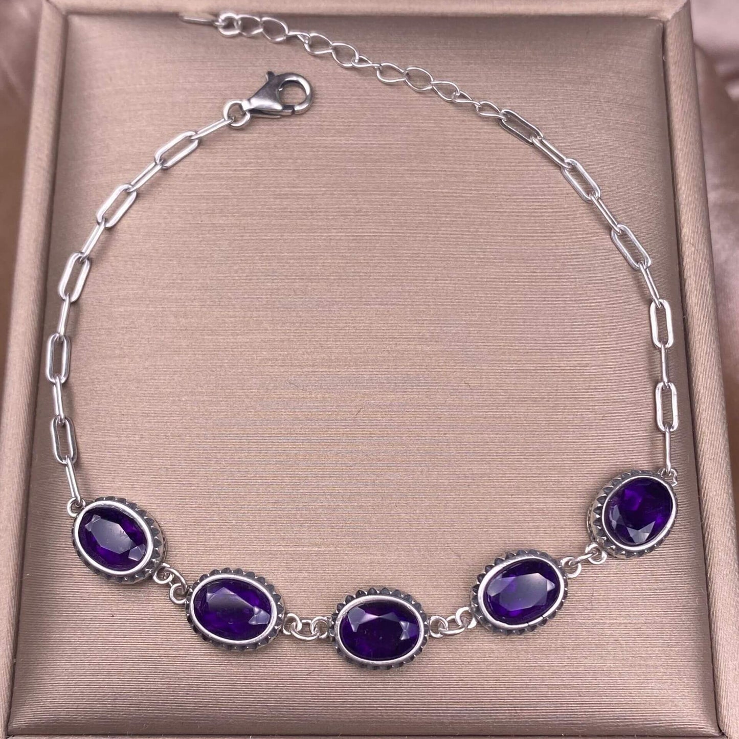 Opal ,Turquoise,black opal, aquamarine,amethyst, purple dragon crystal, garnet,Red jasper golden stone Golden SunThe s925 silver bracelet, set with retro silver multi-grain colored gemstone crystal, is a fashionable and versatile ladies' jewelry