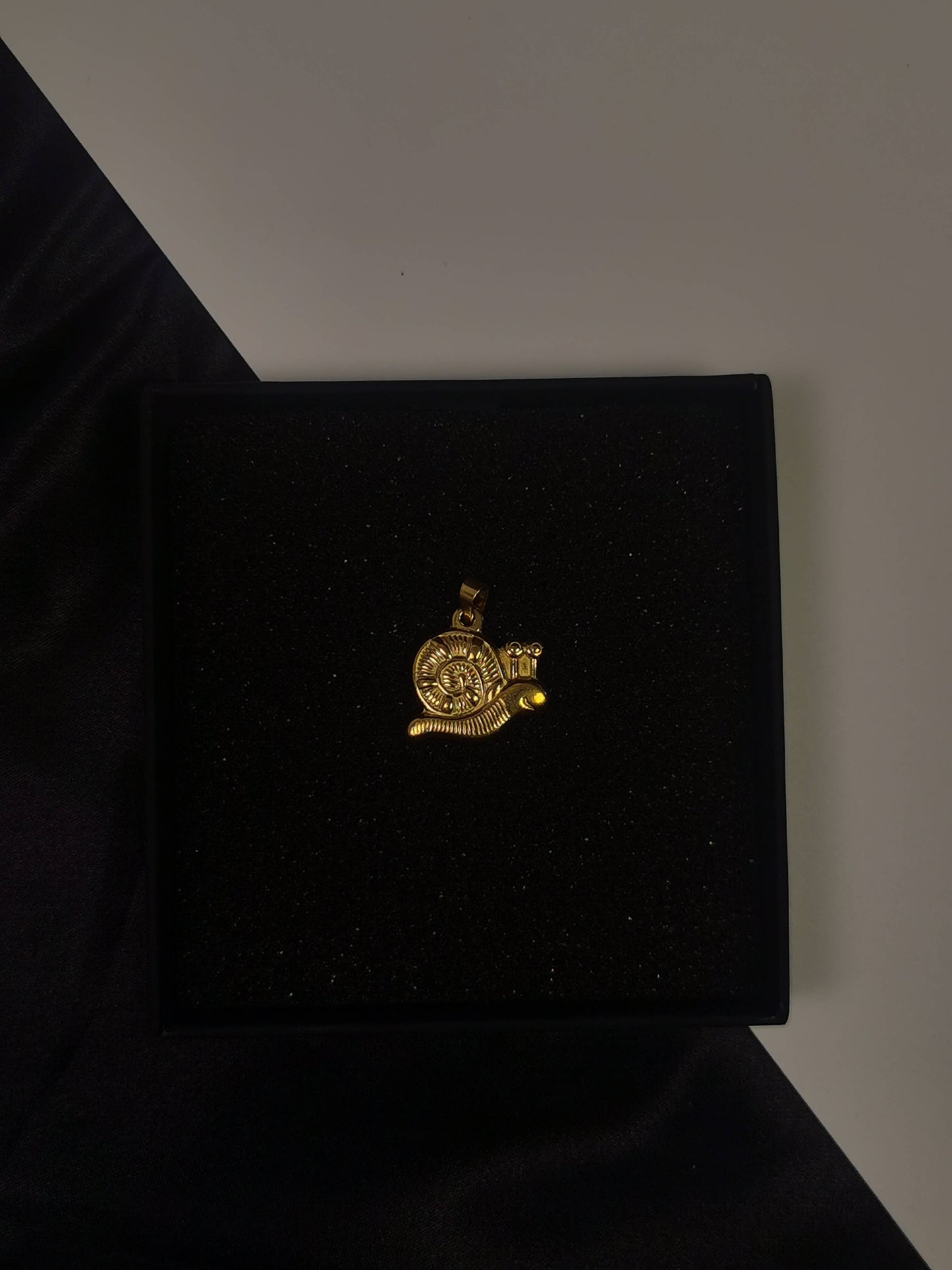 Animal element Pendant 18k gold-plated Titanium Steel Trendy Jewelry 2025 GMJP1A