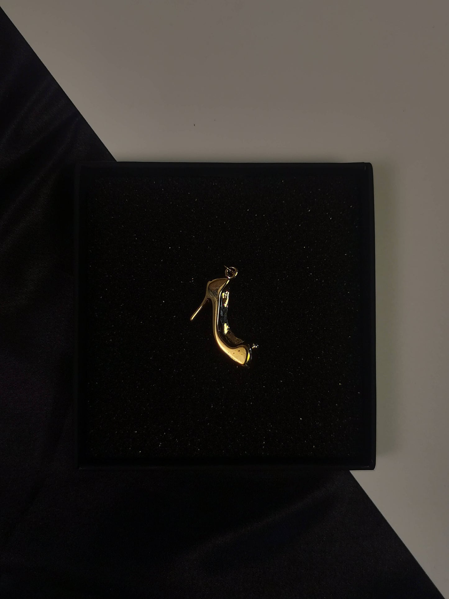 Clothes element Pendant 18k gold-plated Titanium Steel Trendy Jewelry 2025 GMJP8C