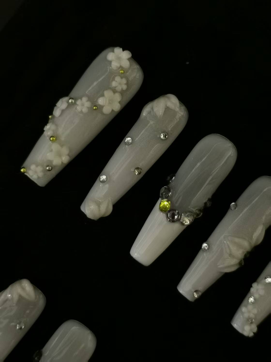 Handmade Nail art designs press on nails with 3d flower gel glue coffin stiletto square white nails with gemstones