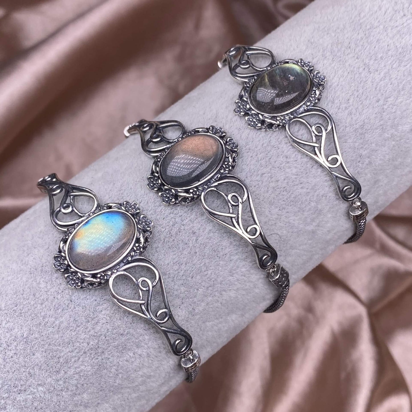 Garnet Blue Moonlight Grey Moonlight Amethyst Purple Dragon  Crystal Ghost Stone  bangle S925, silver inlaid with retro silver, personalized commuting, aged and fashionable women's colored gemstone crystal jewelry