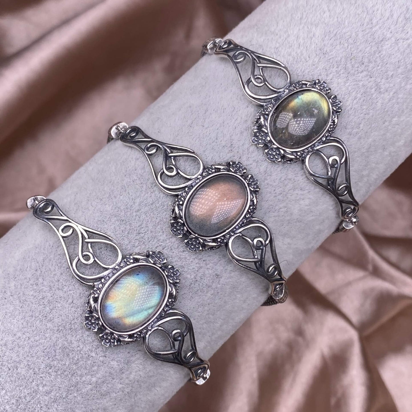 Garnet Blue Moonlight Grey Moonlight Amethyst Purple Dragon  Crystal Ghost Stone  bangle S925, silver inlaid with retro silver, personalized commuting, aged and fashionable women's colored gemstone crystal jewelry