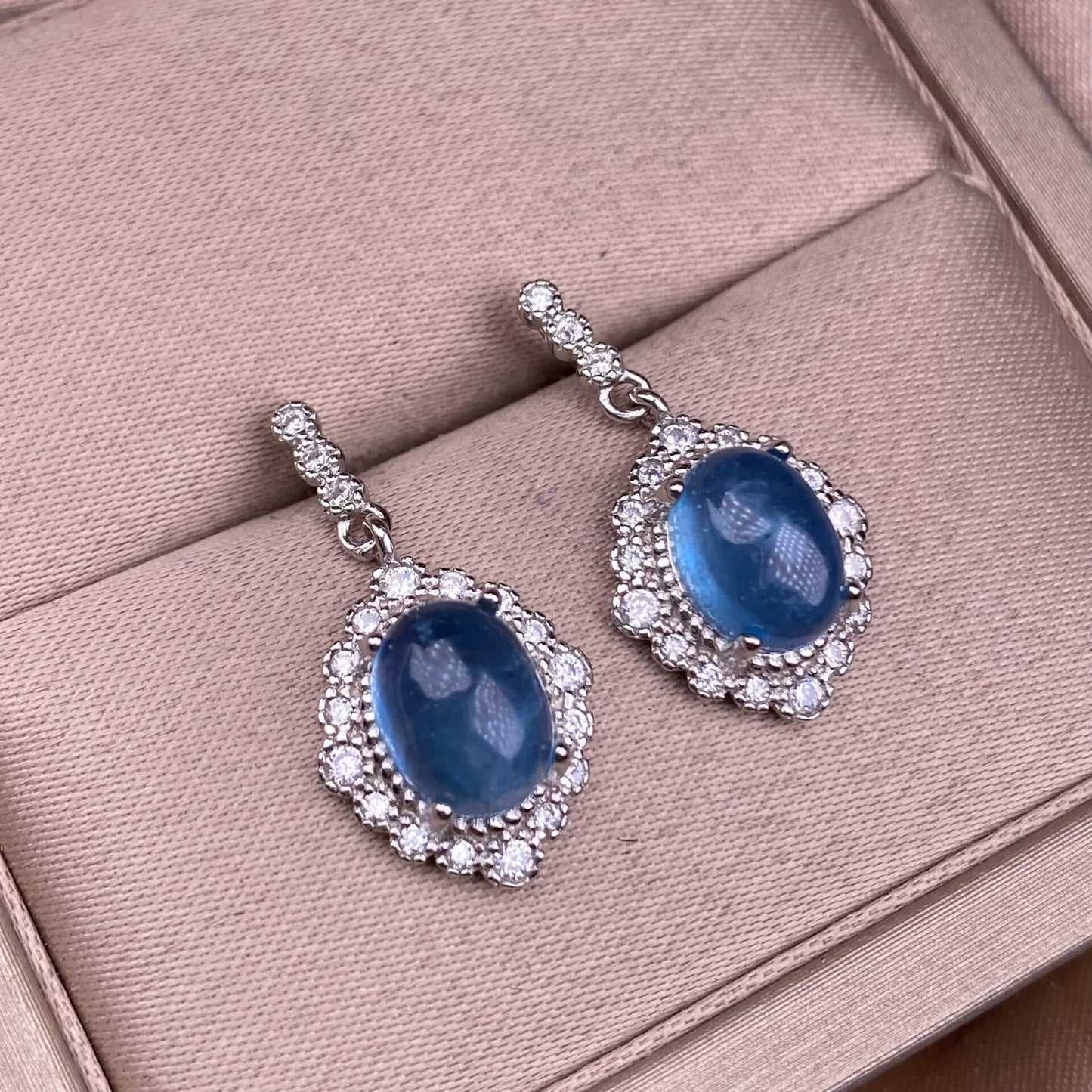 Old wax, Golden Sun, aquamarine, flower amber, citrine, Lapis lazuli, Amethyst, aquamarine, rose quartz, Grey moonlight, Golden Fortune Stone, Black shell Hetian jade, turquoise, Larima sea pattern stone, grape stone earrings S925