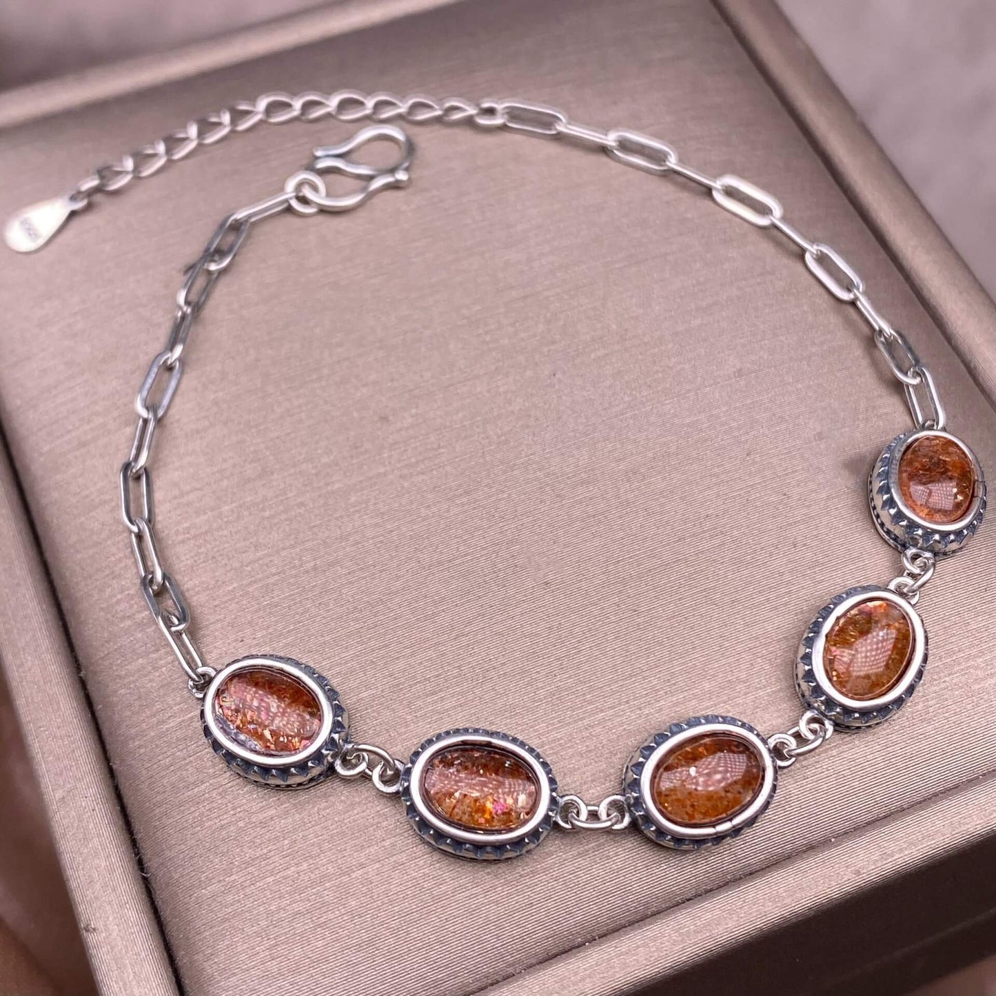 Opal ,Turquoise,black opal, aquamarine,amethyst, purple dragon crystal, garnet,Red jasper golden stone Golden SunThe s925 silver bracelet, set with retro silver multi-grain colored gemstone crystal, is a fashionable and versatile ladies' jewelry