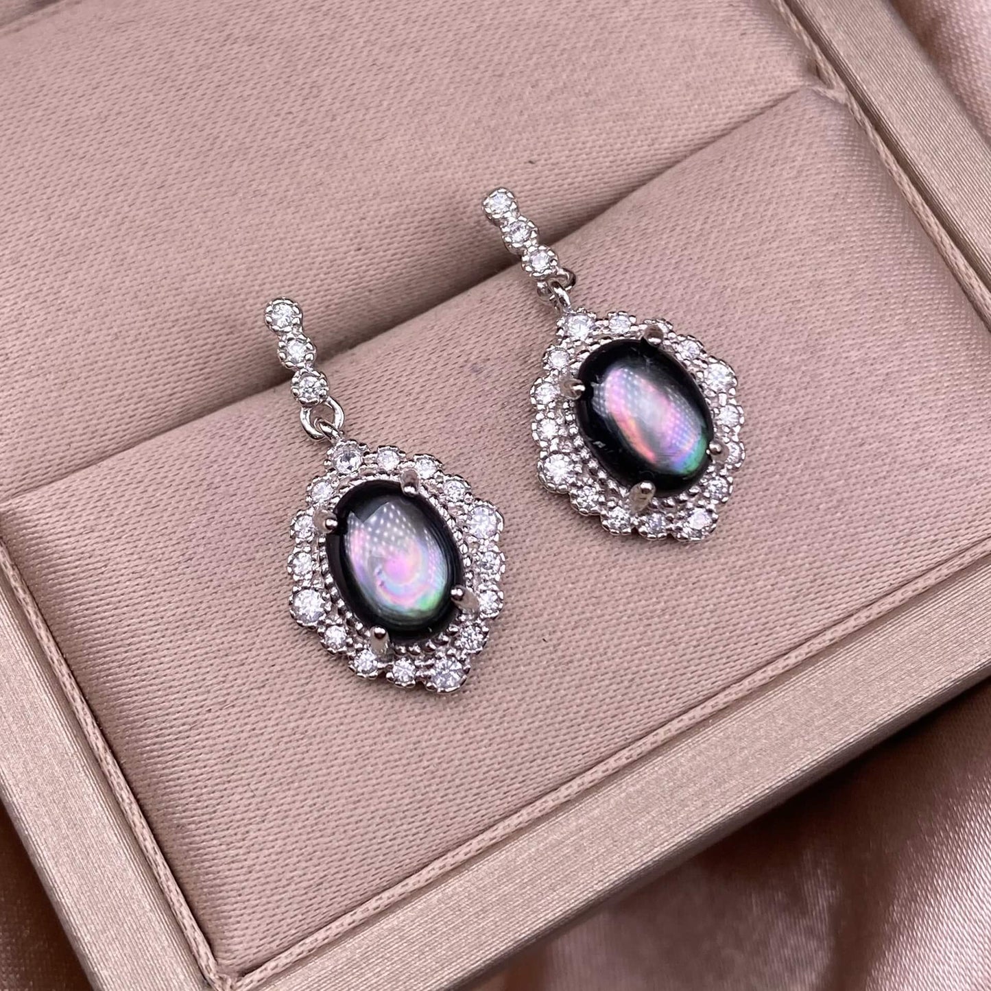 Old wax, Golden Sun, aquamarine, flower amber, citrine, Lapis lazuli, Amethyst, aquamarine, rose quartz, Grey moonlight, Golden Fortune Stone, Black shell Hetian jade, turquoise, Larima sea pattern stone, grape stone earrings S925